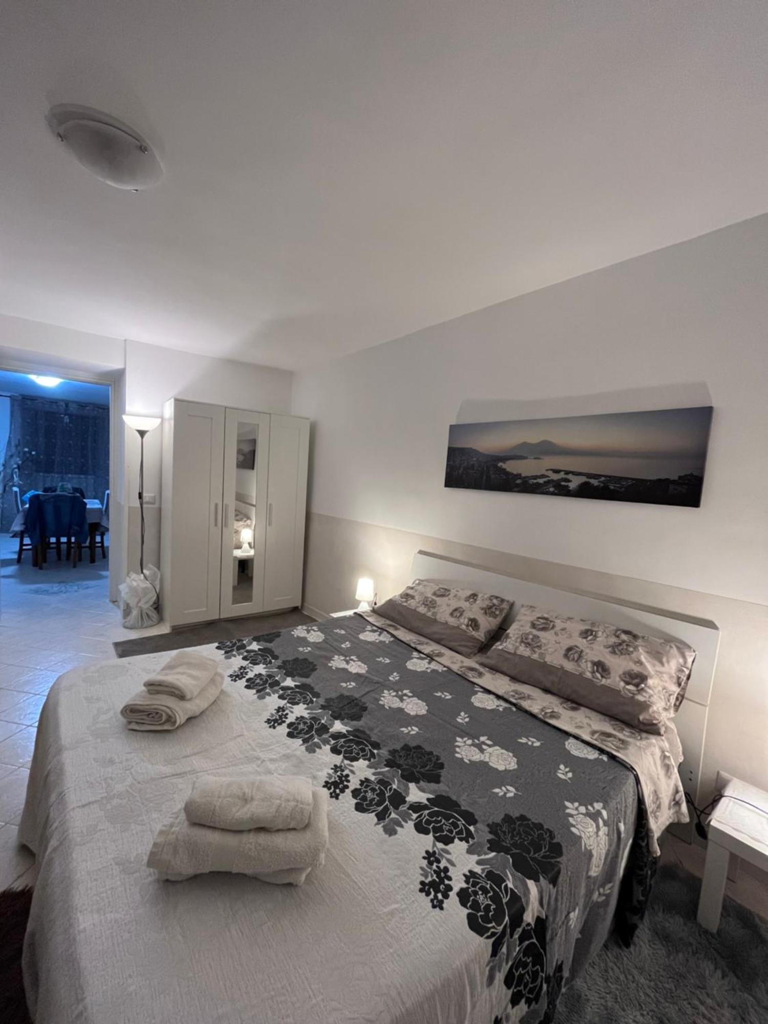 הוילה Casa Elena - Casa Vacanze Napoli Centro מראה חיצוני תמונה